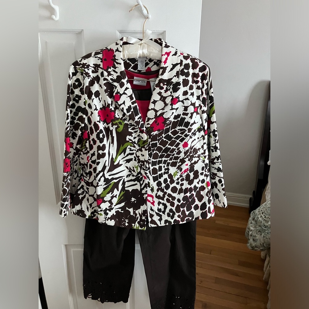 Chicos Garden Prowl Jacket, Fudge w/Fuschia Shell and JNY capri, eyelet detail